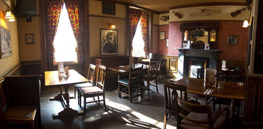 The Globe Inn Абърдийн Екстериор снимка